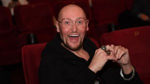 «Где-то со слезками, но это тоже хорошо»: Шура о детстве, помойках и дорогой улыбке