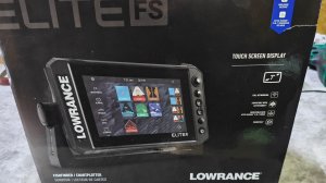 Новый эхолот, горн, держатели для спиннингов.