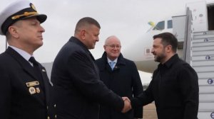 В Лондоне Зеленского встретили пилот его же самолета и Залужный