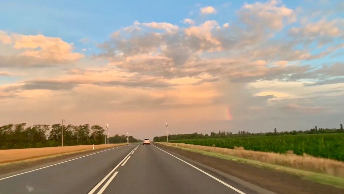 Дорога к Крымскому мосту ранним утром июнь 24