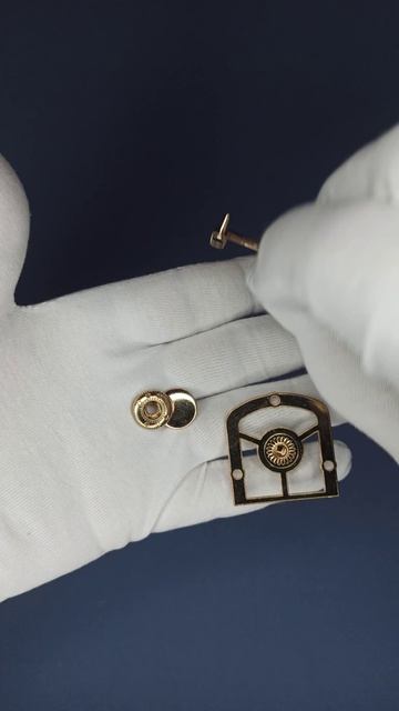 Кнопка декоративная золото (подкова), Артикул 03847