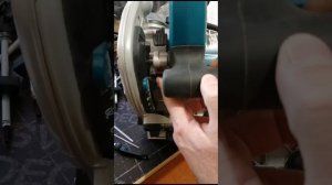 Инструкция по установки фиксатора глубины на погружную пилу макита сп6000