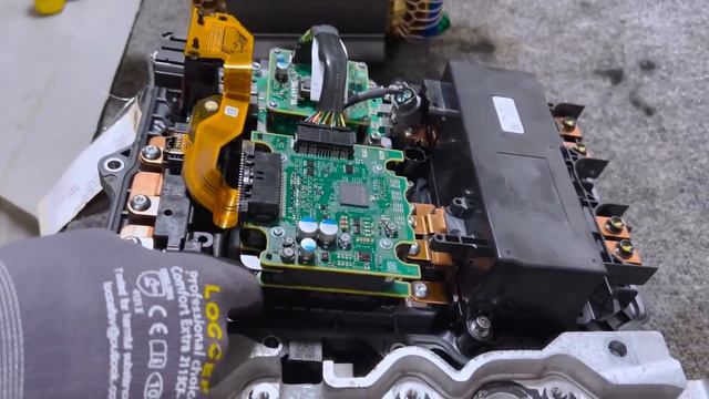 This EV Motor Has No Magnets – Nissan Ariya EESM Teardown смотреть онлайн