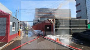 Два человека пострадали и 200 эвакуированы при пожаре в бизнес-центре в Москве
