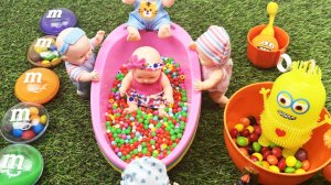 Мультики для девочек про лялек в разноцветных ванночках со звездочками и бусинками. Мультики малышам