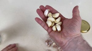 Как убрать запах чеснока изо рта?