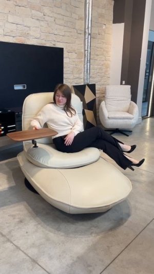 Немецкое поворотное кресло - шезлонг SPACE от Koinor в наличии в ARDEFO