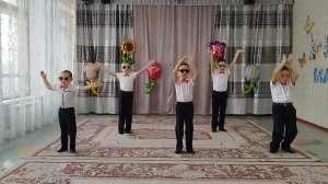 "Стильный танец", исп. группа "Капельки", 6 лет
.mp4