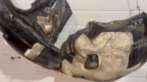 Передний правый подкрылок nissan x-trail t32  Ниссан х-трейл т32 20404