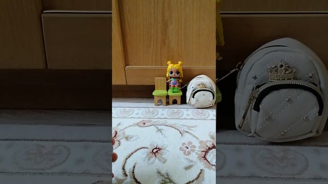 куколка добирается до Лолтауна, приключения с куклами лол. 😳🥰😜🤭 показала кто здесь самая крутая? смотреть онлайн