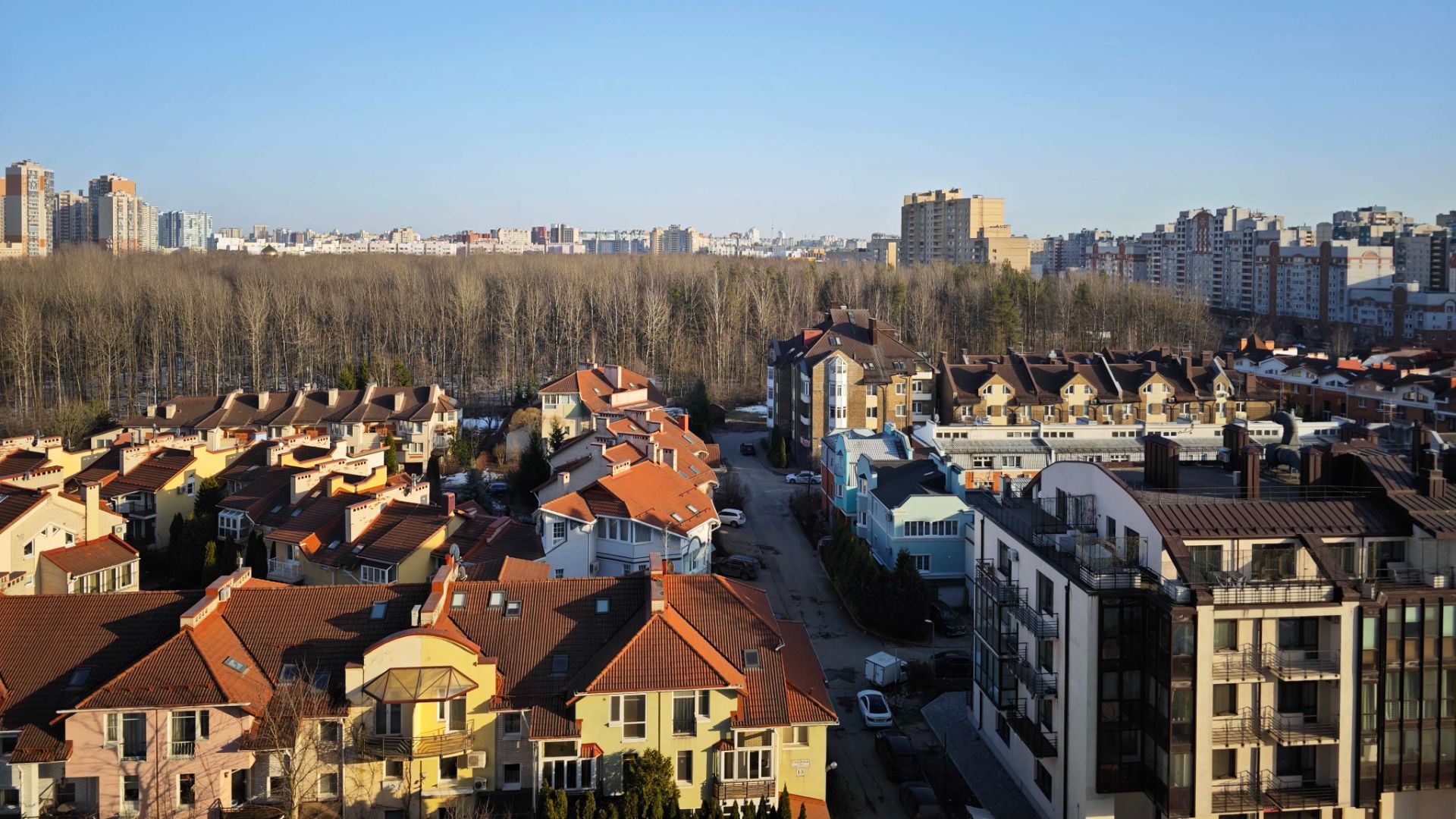 Глухарская 16