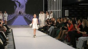 Показы открыл бренд OVVIO с запоминающимся перфомансом