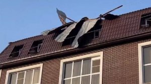 Два дома и почти 20 машин повреждены в Краснодаре при падении обломков БПЛА