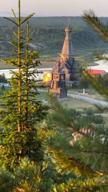 В СУЕТЕ ЕЖЕДНЕВНЫХ ЗАБОТ НЕ ЗАБЫВАЙТЕ ЛЮБОВАТЬСЯ КРАСОТОЙ ОКРУЖАЮЩЕГО МИРА.
