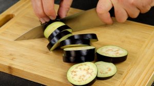 Боже, как вкусно! Я всегда буду так готовить! Просто нарежьте баклажаны кружочками