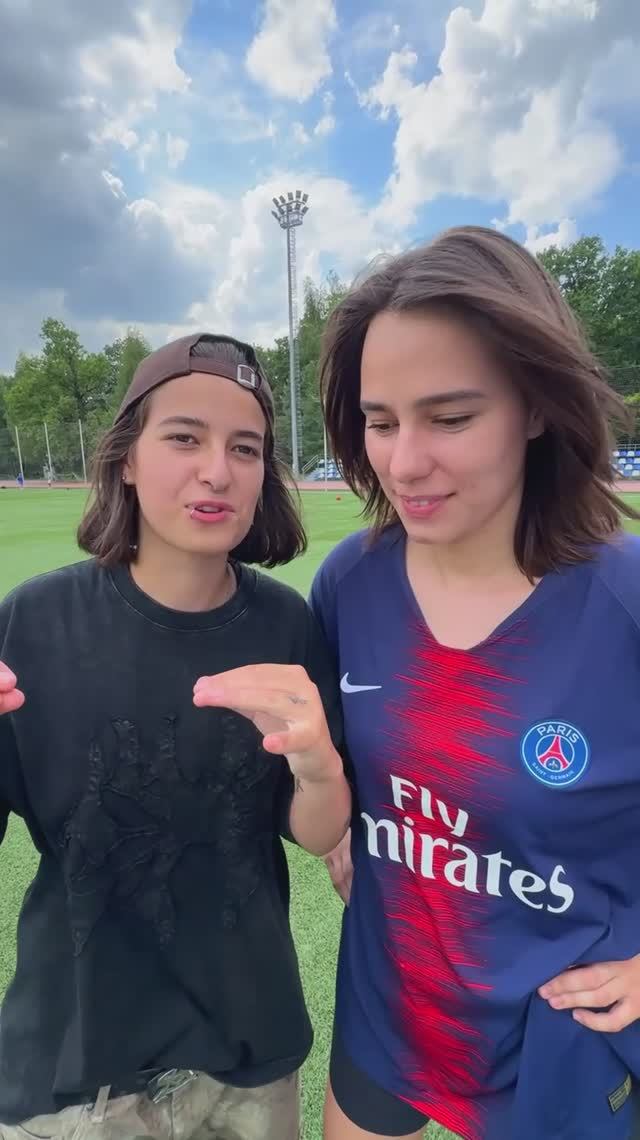 Не забил гол - отвечаешь на неудобный вопрос !