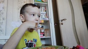 Мукбанг от Миши, люблю я макароны(5)