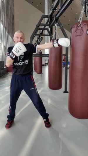 Левый в живот через финт