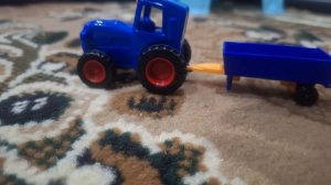 Синий трактор