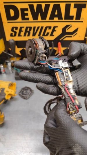 Интересный такой результат по импакту DeWALT DCF860 #деволт #tools #dewalt