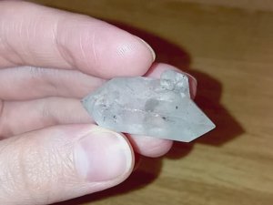 Херкимерский алмаз с подвижным включением