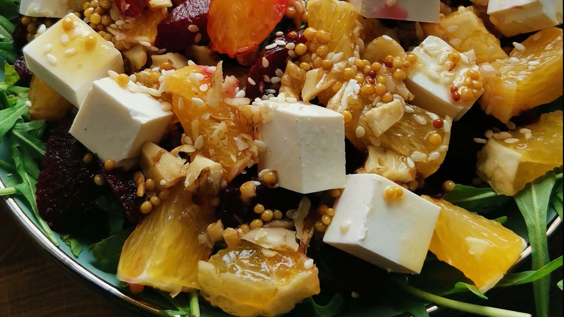 Салат с рукколой