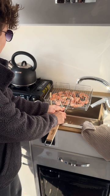 Просыпаюсь… и за окном вот это #домнаколесах #тревелвлог #camping