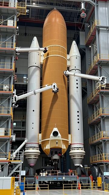 Подготовка ракеты к запуску: взгляд изнутри #космос #ракета #технологии