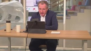 Вячеслав Гладков провел большую прямую линию в соцсетях