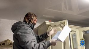 В Астрахани правоохранители задержали сожителей, обчищавших счета бойцов СВО и похитивших человека