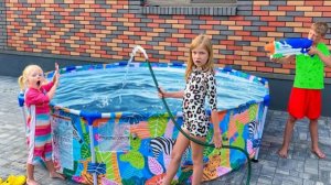 СОФУНЬЯ ШАЛУНЬЯ - БОЛЬШОЙ БАССЕЙН ДЛЯ НИКИ.