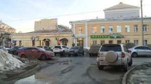 В центре города на ивановку упал лед с крыши