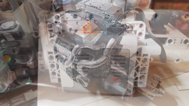 Сборка мотора W16 и КПП от Mould King 2026 / китайский движ Бугатти