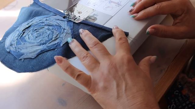 Почему портные об этом молчат. Разрезала старые джинсы на полоски и поразила всех подруг