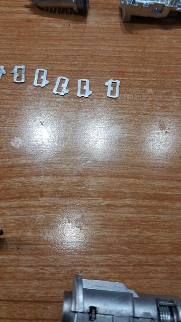 Переборка личинки замка под ключ автомобиля