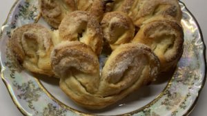 Никогда 😔😔😔не подходите к дрожжевому тесту в плохом настроении вот тому результат.