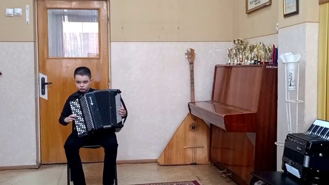 Маленький музыкант.Джумантаев Максим