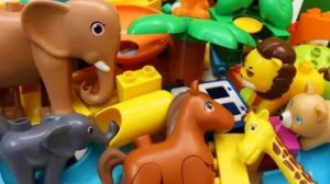 Залипательное видео вместе слоником и его ребёнком,используем:горку,шарики,Лего.#дети #видеодлядетей