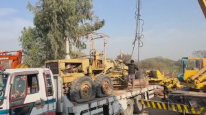 Ремонт грейдера после 20-летнего простоя. Первый старт. Пакистан