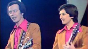 ВИА "Пламя" - Куба далеко, Куба рядом