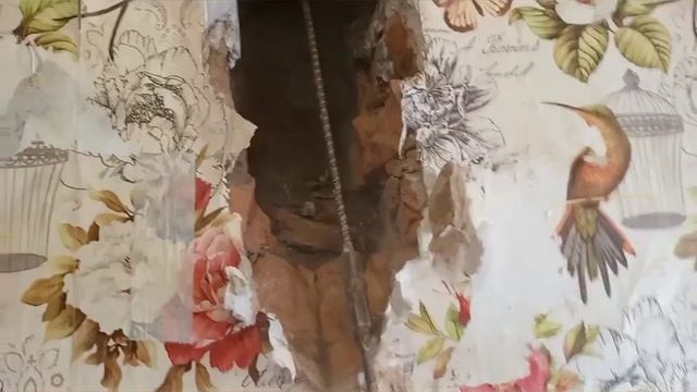 Вентиляция естественная состоит из двух частей- вытяжка и приток.