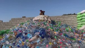 Переработка миллионов пластиковых бутылок. Пакистан