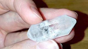 Херкимерский алмаз с подвижным включением