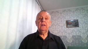 Свадьбу скромно провели, веселились как могли на квартире инженера, гости рано все ушли...