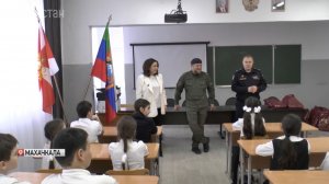Росгвардейцы встретились с учащимися профильного класса махачкалинской школы