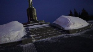 Площадь перед Чкаловским спуском в ночной подсвентке. Нижегородский Кремль. Вторник, 10 марта 2026 г