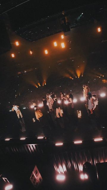 Москва ❤️ Сегодня новая песня «Это и есть любовь»