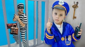 Крис и детективная история о полицейской погоне.