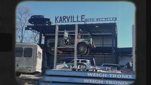 На свалке металлолома Toyota FJ40 1968 Спасена Scrap Yard Toyota FJ40 1968 Saved