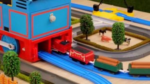 Поезда Томас играем вместе